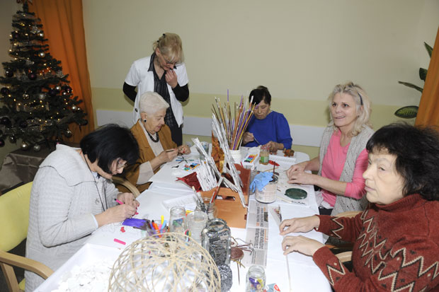 Жељни смеха и унука